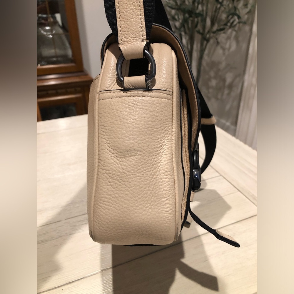 Coach X Jean Michel Basquiat Track Crossbody Pebble Leather C5425 Cream Black - Picture 3 of 16